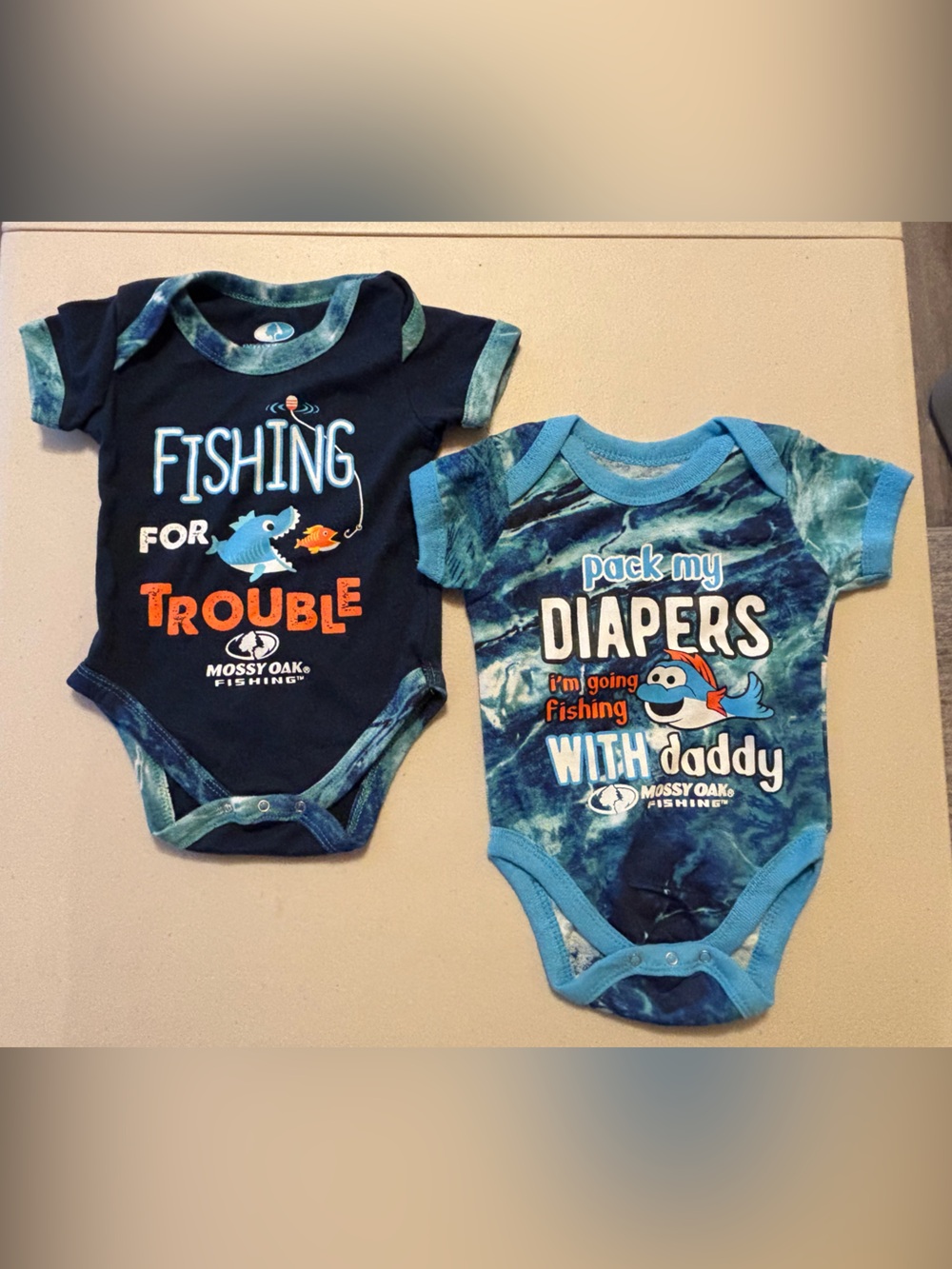 Mossy Oak Set/2 One-Piece Bodysuit with Graphic 0/3
0031S